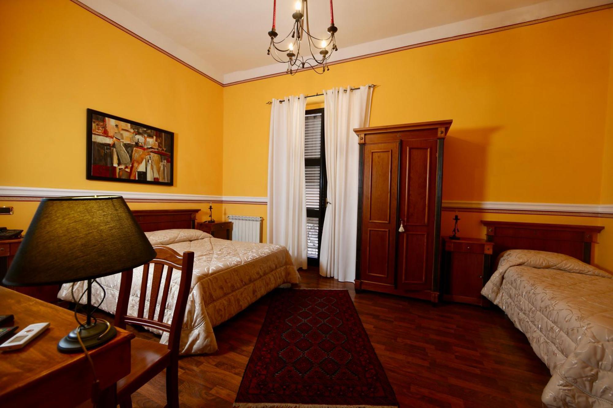 Hotel Amadeus Caserta Kültér fotó