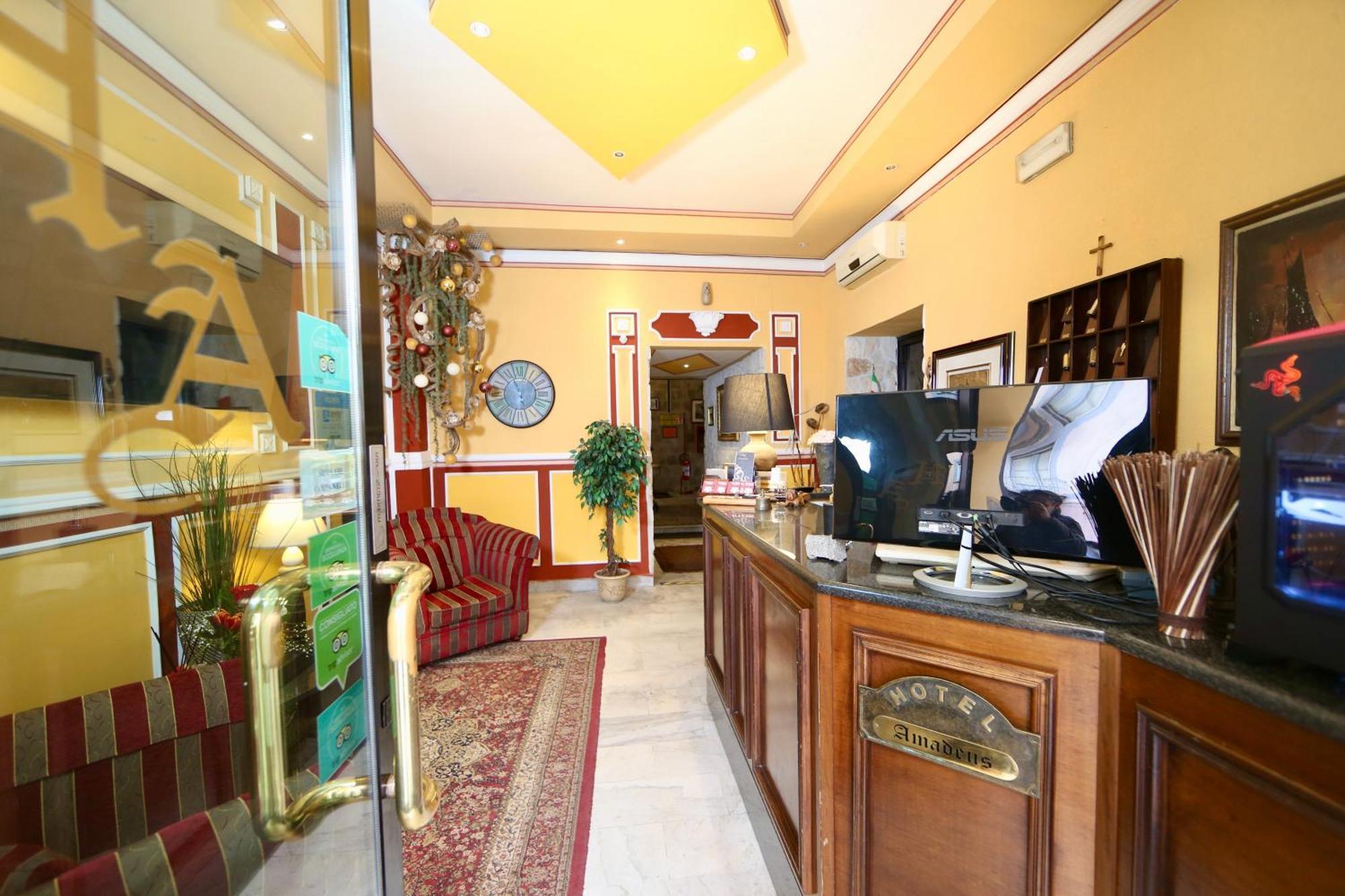Hotel Amadeus Caserta Kültér fotó
