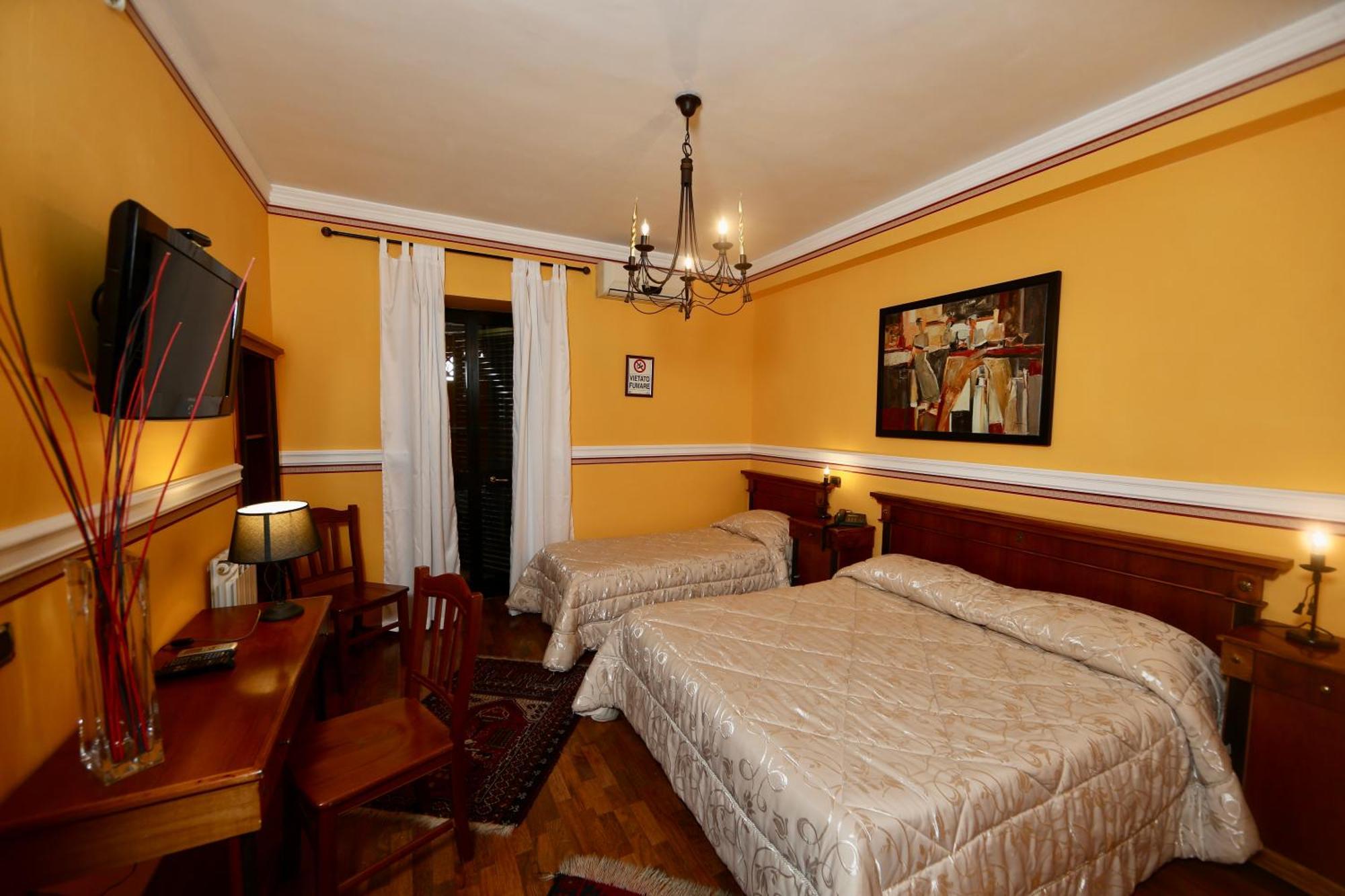 Hotel Amadeus Caserta Kültér fotó