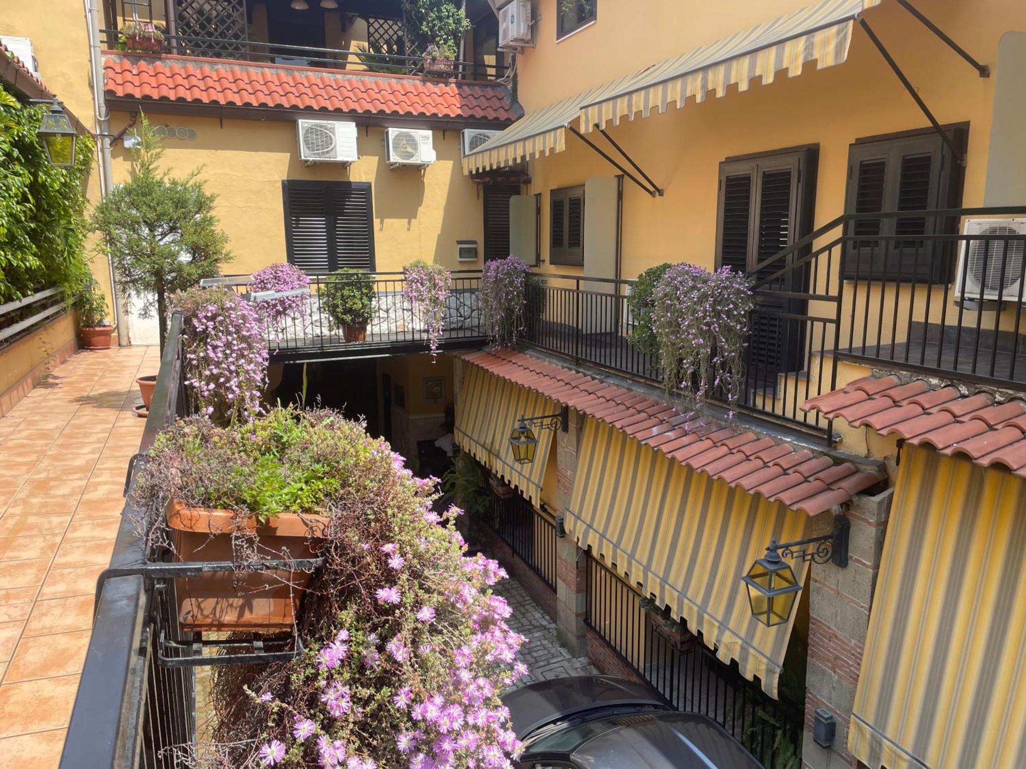 Hotel Amadeus Caserta Kültér fotó